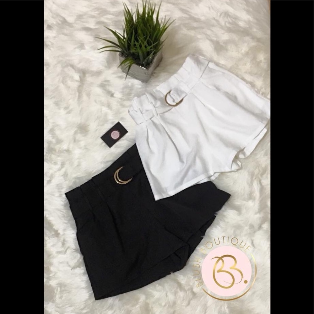 High waisted belted short